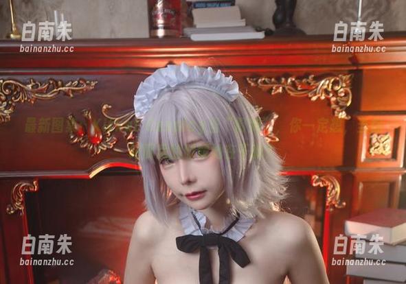 最新图集：Kitkat Cosplay当“厨娘”，你一定想，当你蹲厨房的时候她在干嘛？-白南朱